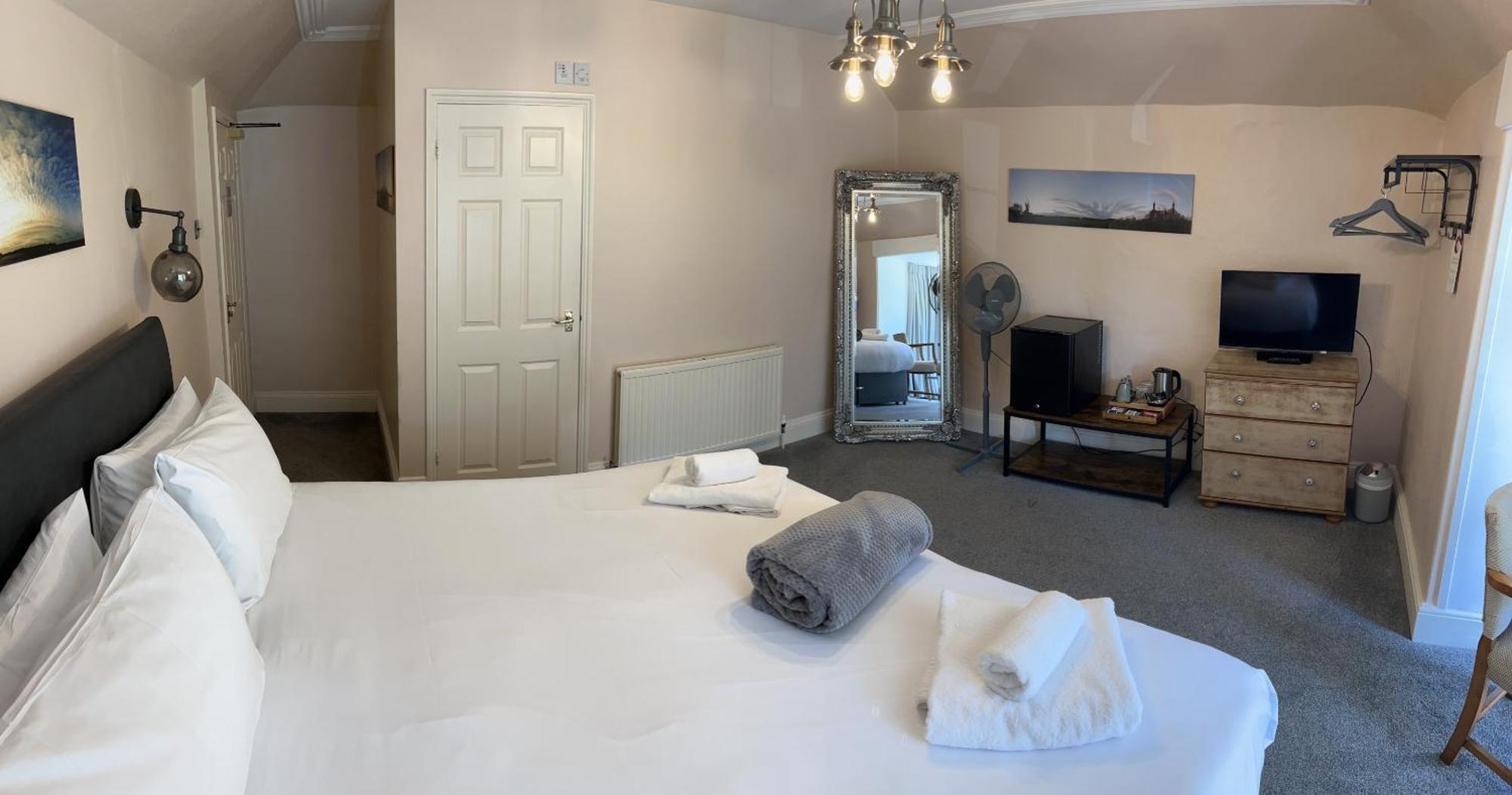 The Plough Inn Marsham Экстерьер фото